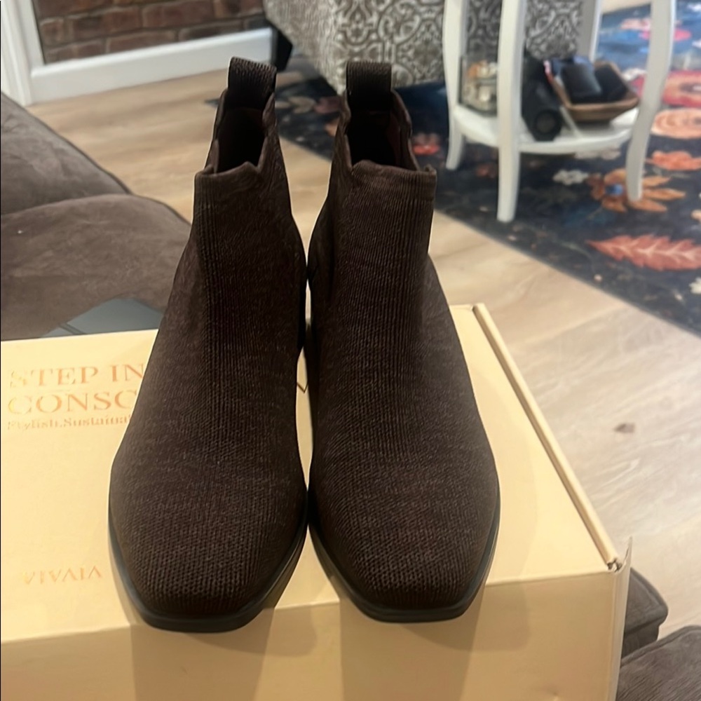 Women's Vivaia Brown Ankle Boots